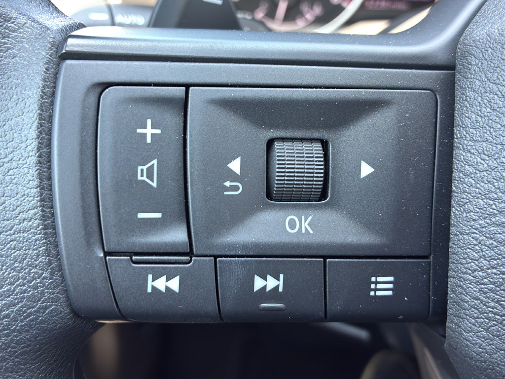 Used 2025 Nissan Rogue S FWD image 36