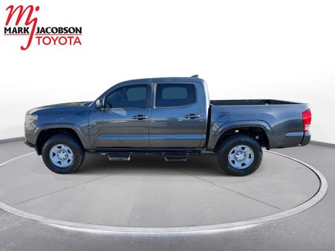 Used 2019 Toyota Tacoma SR image 12