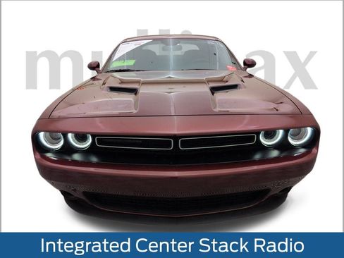 Used 2022 Dodge Challenger SXT image 15