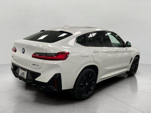 Used 2025 BMW X4 xDrive30i w/ Premium Package AWD/4WD image 3