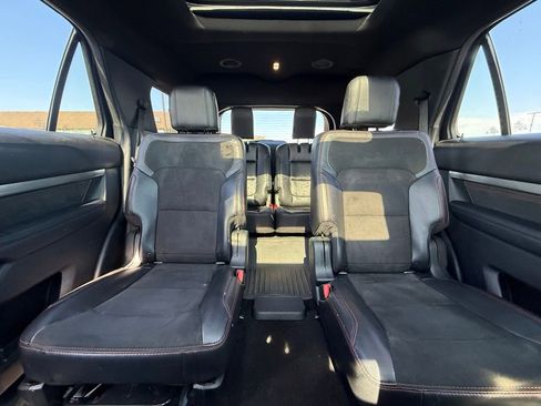 Used 2019 Ford Explorer XLT w/ Equipment Group 202A FWD image 28