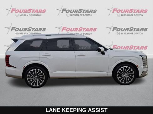 Used 2026 Hyundai Palisade Calligraphy FWD image 3