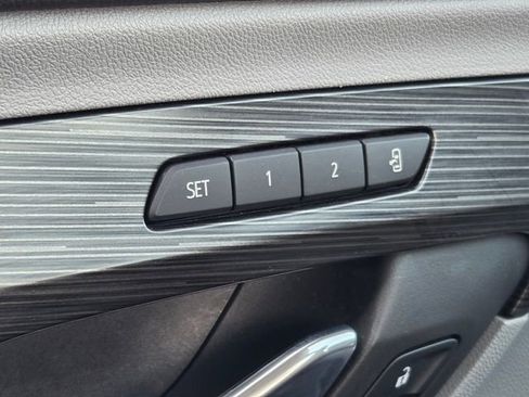 Used 2023 GMC Terrain SLT w/ Tech Package image 34