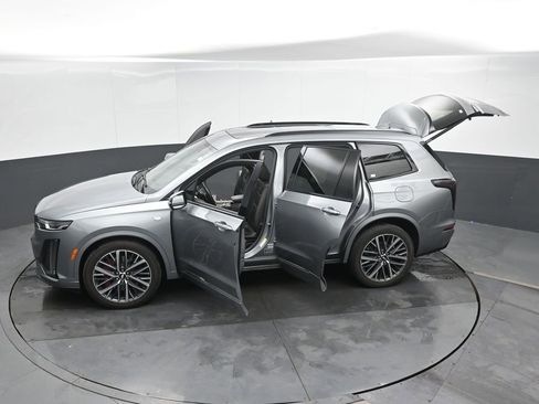 Used 2023 Cadillac XT6 Sport image 57