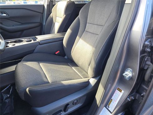 Used 2024 Nissan Rogue SV image 27