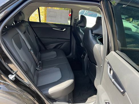 New 2026 Kia Niro EX FWD image 17