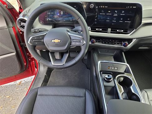 New 2026 Chevrolet Equinox LT w/ Convenience Package II image 17