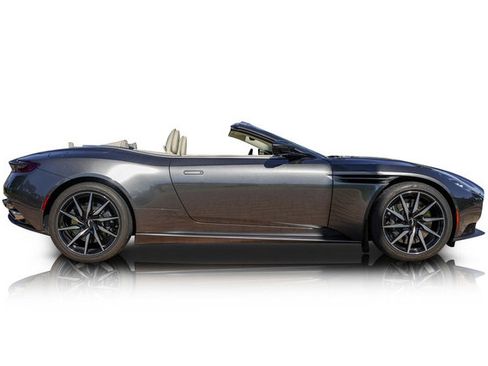 Used 2020 Aston Martin DB11 Volante image 2