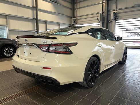 Used 2019 Nissan Maxima SR w/ Premium Package image 18