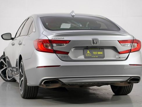 Used 2018 Honda Accord Sport image 5