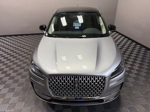 Used 2023 Lincoln Corsair AWD w/ Equipment Group 101A image 5