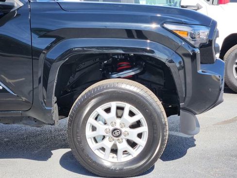 Certified 2025 Toyota Tacoma SR5 image 5
