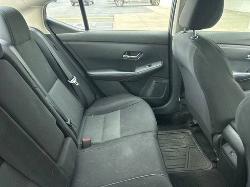 Used 2020 Nissan Sentra SV image 4