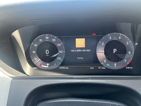 Used 2024 Land Rover Range Rover Velar Dynamic SE AWD/4WD image 14