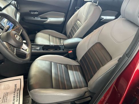 Used 2023 Nissan Kicks SR w/ SR Premium Package FWD image 10