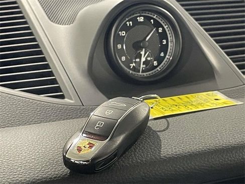 Certified 2025 Porsche Macan image 46