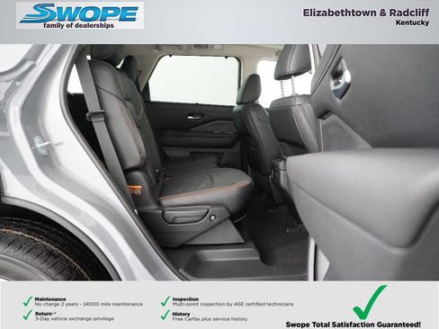 New 2025 Nissan Pathfinder Platinum image 11