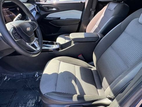 Certified 2024 Chevrolet Trax LT w/ Driver Confidence Package FWD image 13