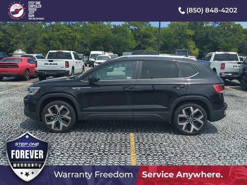 Used 2023 Volkswagen Taos SEL AWD/4WD image 3