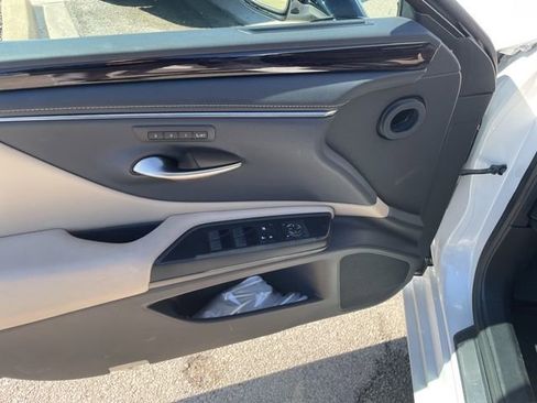 Used 2019 Lexus ES 350 350 w/ Premium Package image 10