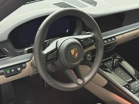 Used 2025 Porsche 911 Carrera image 20