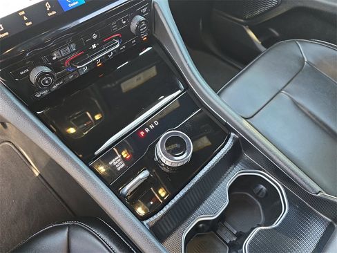 Used 2024 Jeep Grand Cherokee Limited w/ Black Appearance Package image 25