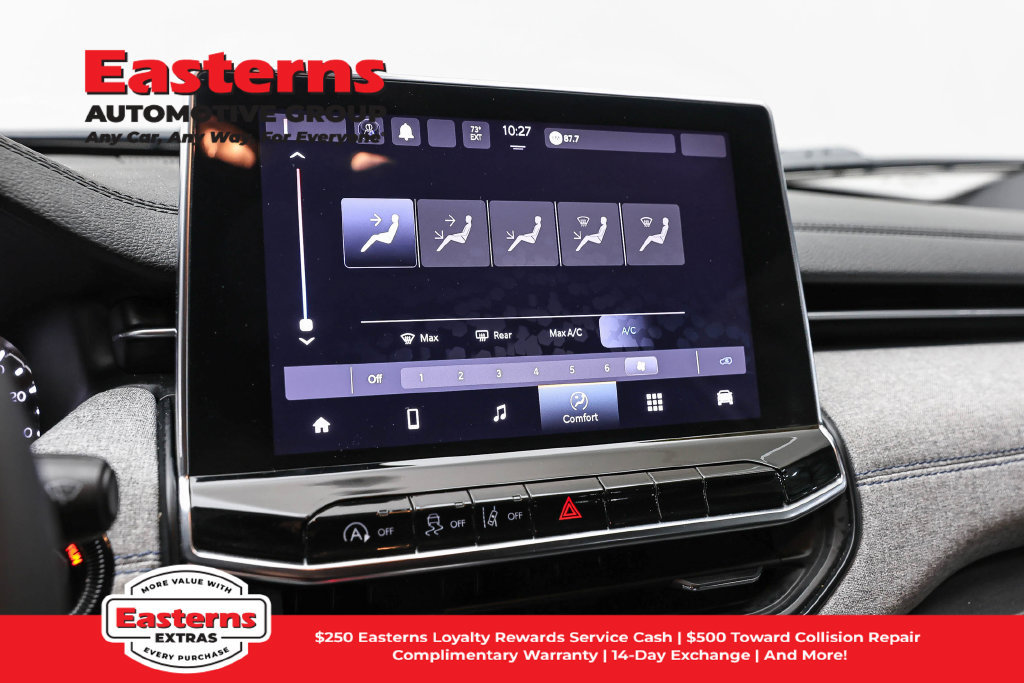 Used 2024 Jeep Compass Latitude AWD/4WD image 20