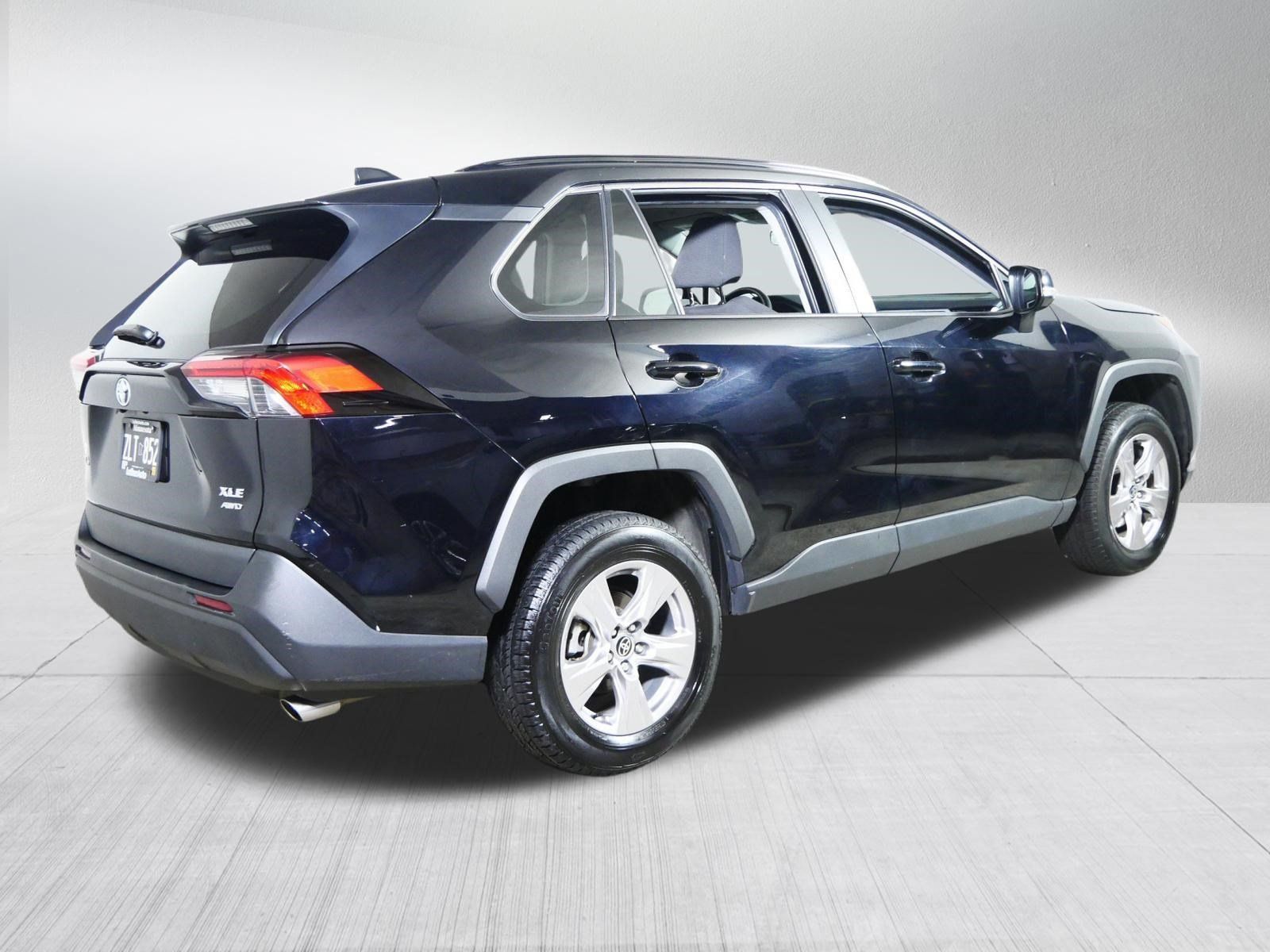 Used 2023 Toyota RAV4 XLE AWD/4WD image 7