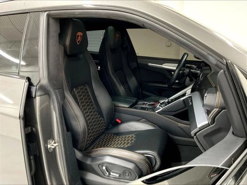 Used 2021 Lamborghini Urus AWD/4WD image 12