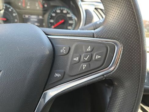 Used 2021 Chevrolet Malibu LT FWD image 20
