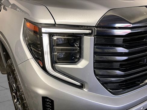 Used 2024 GMC Sierra 1500 AT4 w/ Technology Package AWD/4WD image 27