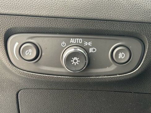 Used 2023 Buick Encore GX Select w/ Sport Touring Package FWD image 17