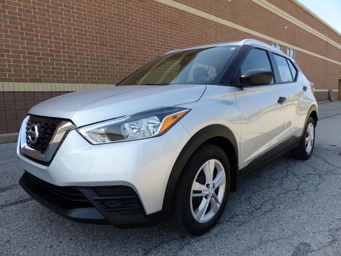 Used 2018 Nissan Kicks S FWD image 6