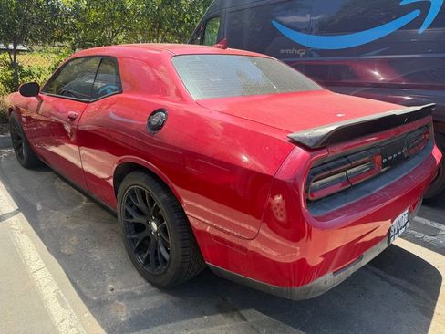 Used 2015 Dodge Challenger SRT RWD image 9
