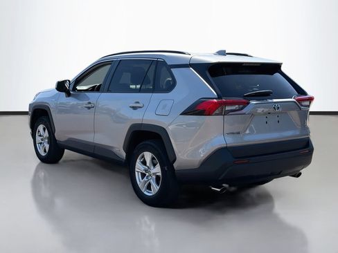 Used 2021 Toyota RAV4 XLE AWD/4WD image 8