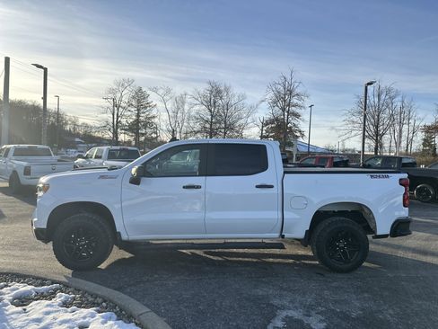 Used 2022 Chevrolet Silverado 1500 LT Trail Boss w/ Convenience Package II image 9
