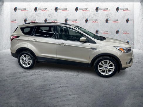 Used 2018 Ford Escape SE image 8