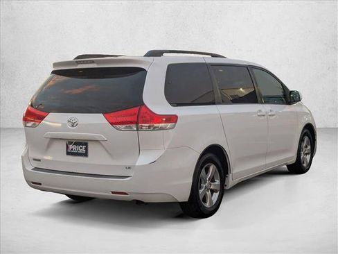 Used 2011 Toyota Sienna LE image 5