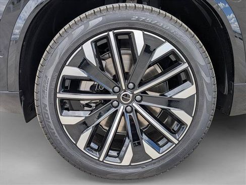 New 2026 Volvo XC90 B5 Plus w/ Protection Package AWD/4WD image 10