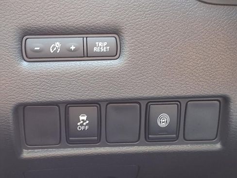 Certified 2024 Nissan Murano SV image 11