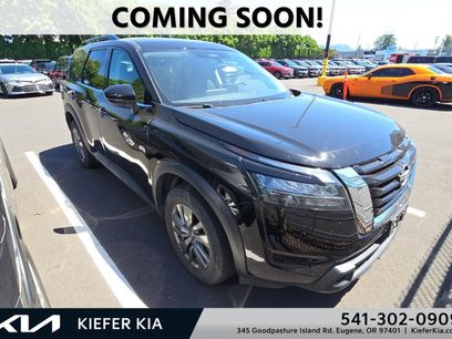Used 2025 Nissan Pathfinder SV