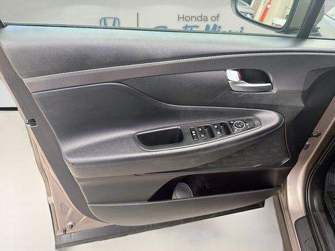 Used 2019 Hyundai Santa Fe SE FWD image 19