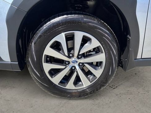 Certified 2025 Subaru Outback Premium AWD/4WD image 9