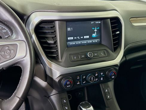 Used 2019 GMC Acadia SLE FWD image 18