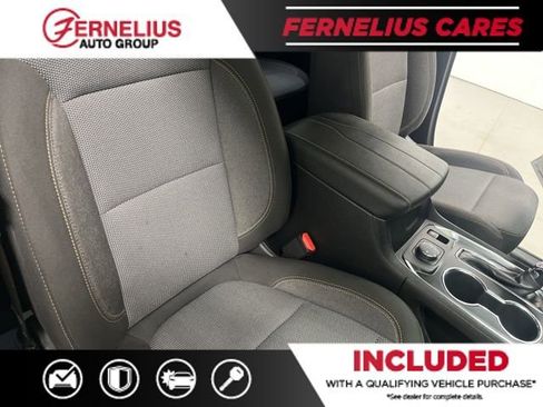 Used 2021 Chevrolet Traverse LT image 37