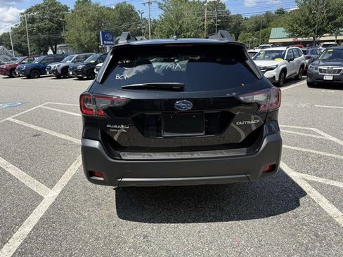 Used 2025 Subaru Outback Premium image 4