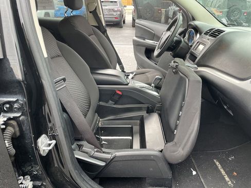 Used 2015 Dodge Journey SXT w/ Flexible Seating Group image 40