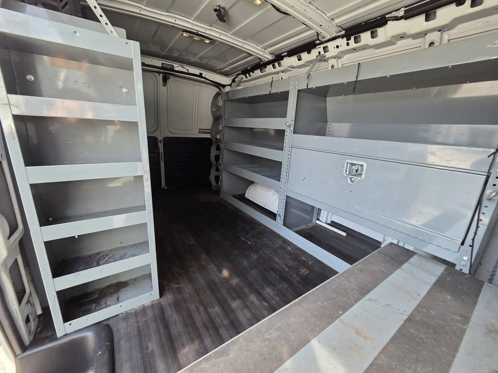 Used 2016 Chevrolet Express 3500 RWD image 17
