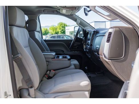 Used 2018 Chevrolet Silverado 2500 W/T AWD/4WD image 11