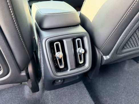 Certified 2025 Volvo XC40 B5 Plus image 16